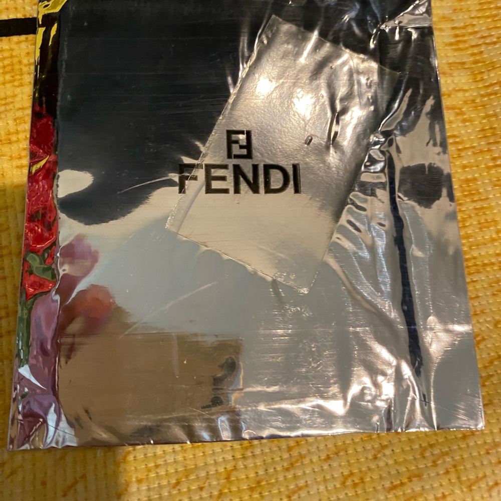 FENDI BAGUETTE NWT VINTAGE YELLOW LEATHER FENDI SERIAL NUMBER SILVER PACKET - Picture 16 of 16